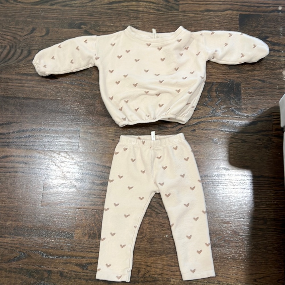 Rylee and Cru spongey knit heart set